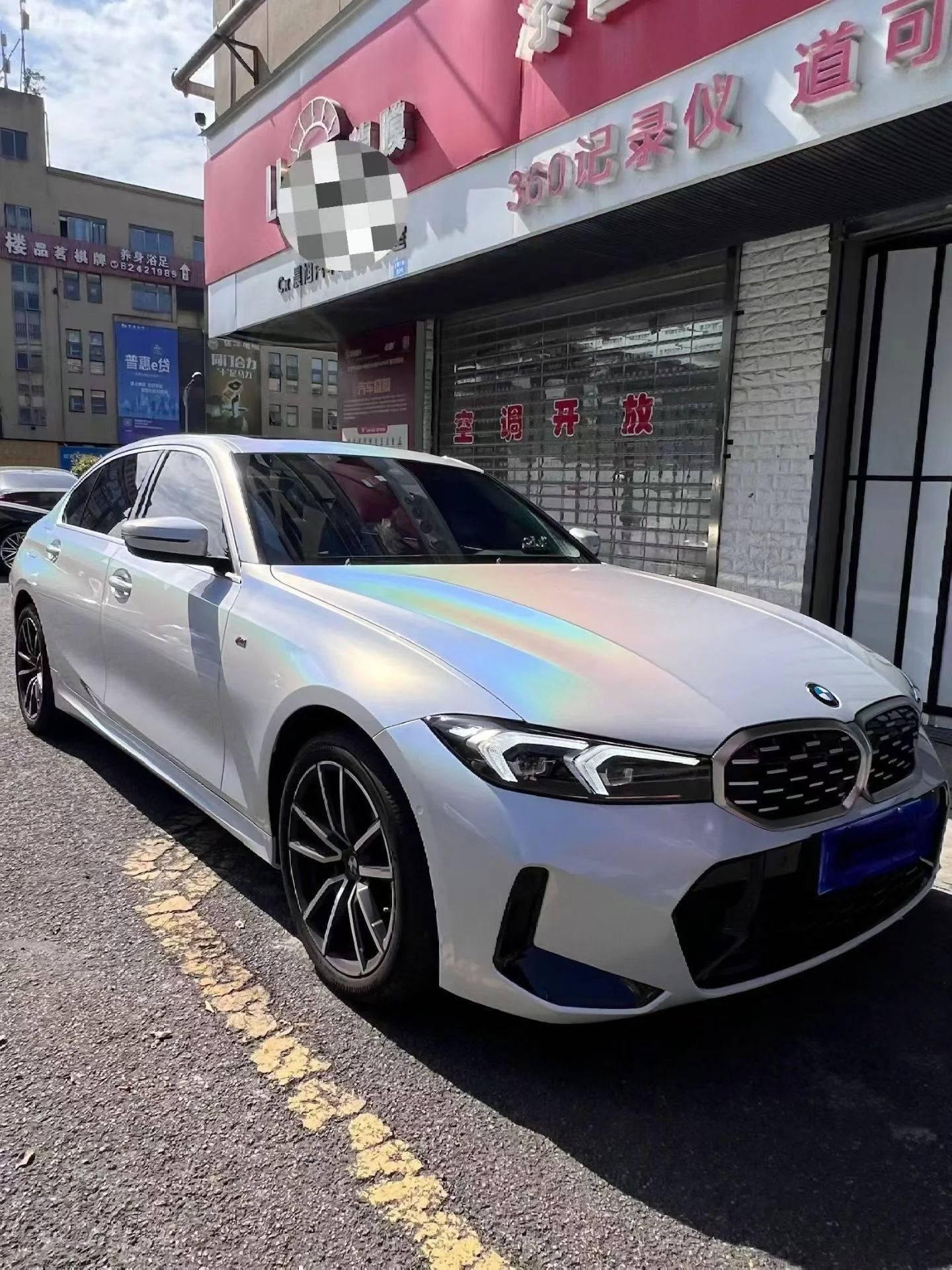 PET Laser White — A closer look. 3
